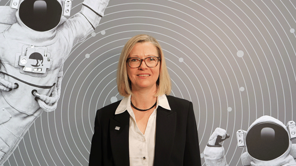 thumbnail_fokusthema_dip-Interview_DMEA2025_MonikaSchindler.png  
